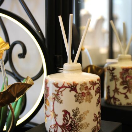 Αρωματικό Χώρου Πορσελάνης με Λουλουδένιο Σχέδιο και sticks